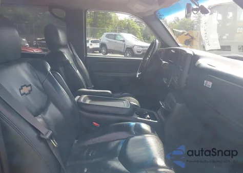 2002 Chevrolet Avalanche 1500 z USA, uszkodzony, nr VIN 3GNEK13T82G127676